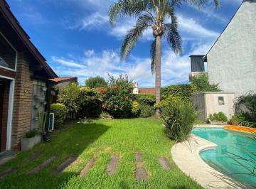 Casa · 200m² · 5 Ambientes · 2 Cocheras · Casa 5 Ambientes Venta Ituzaingo