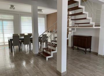 Casa · 230m² · 5 Ambientes · 2 Cocheras · Venta Casa Olivos 4 Dorm.