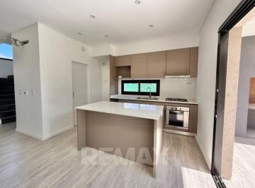 Casa · 130m² · 4 Ambientes · 1 Cochera · Venta Duplex 4 Amb. a Estrenar Springpark Pilar