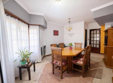Casa · 124m² · 5 Ambientes · 1 Cochera · Tríplex 5 Ambientes en Venta Ramos Mejía /cochera