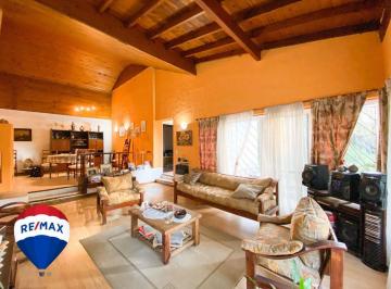 Casa · 550m² · 5 Ambientes · 1 Cochera · Venta Casa 5 Amb + Dep de Servicio La Lonja, Pilar