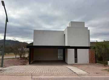 Casa · 150m² · 4 Ambientes · 2 Cocheras · Casa 3 Dorm. Colinas de La Deseada