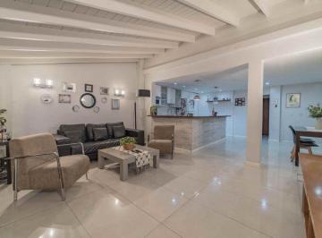 PH · 145m² · 4 Ambientes · 1 Cochera · PH Único 3 Pisos Venta Terraza/quincho/cuarto Ind