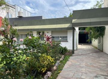Casa · 70m² · 3 Ambientes · 5 Cocheras · Venta Casa 3 Amb Villa Luzuriaga / Deposito