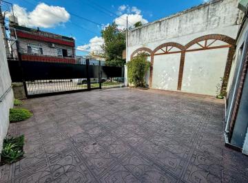 Casa · 110m² · 5 Ambientes · 3 Cocheras · Venta Casa 5 Amb Ciudadela Lote Propio con Garage