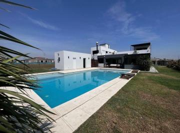 Casa · 400m² · 7 Ambientes · Casa en Venta 5 Ambientes Barrio La Magdalena