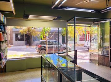 Local comercial · 170m² · Alquiler Salón Comercial Microcentro Maipú Mza