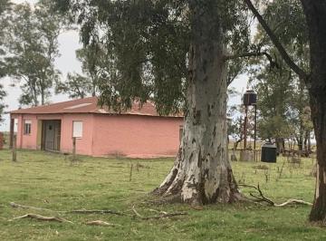 Casa · 32m² · 4 Ambientes · 1 Cochera · Venta Campo Roque Perez - Provincia