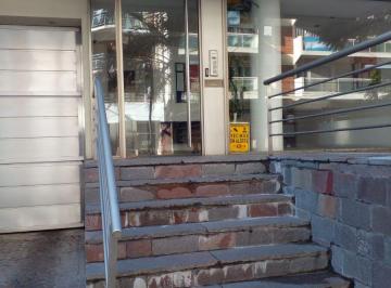 Departamento de 4 ambientes, Lomas de Zamora · Excelente Piso en Muy Buena Ubicación