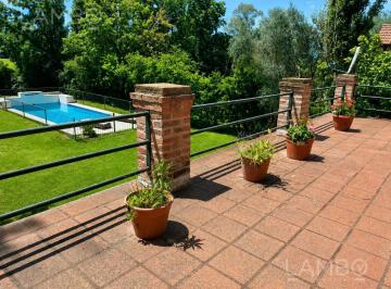 Casa · 1100m² · 8 Ambientes · 2 Cocheras · Venta Casa Pilar Los Quinchos C. C.