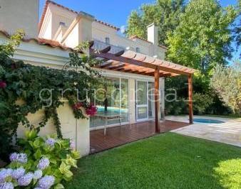Casa · 200m² · 6 Ambientes · El Rocio - Alquiler Anual