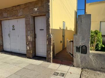 PH · 68m² · 3 Ambientes · PH en Alquiler 3 Amb. Patio - Parrilla - Independiente