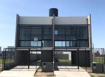 Casa · 150m² · 4 Ambientes · 2 Cocheras · Venta Triplex Docta Primera Etapa - Todos Los Servicios