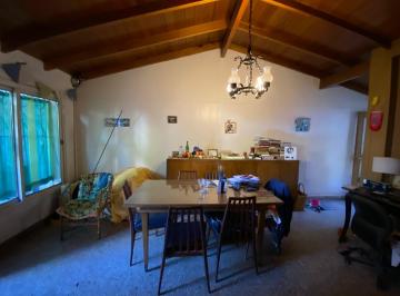 Casa · 98m² · 5 Ambientes · 1 Cochera · Casa con Lote Propio