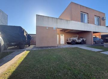 Casa · 85m² · 3 Ambientes · Casa Chalet en Alquiler en Casas de Santa Maria II, Villanueva, Tigre