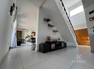 Casa · 191m² · 4 Ambientes · 2 Cocheras · Casa en Venta - 4 Ambientes - Canton