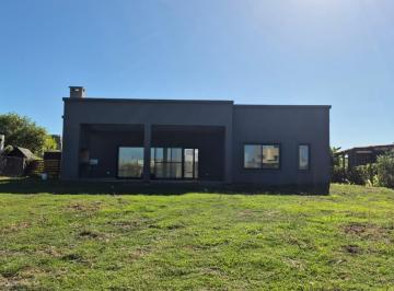 Casa · 180m² · 5 Ambientes · 2 Cocheras · Venta Casa en Una Planta a Estrenar Canton Norte a Espejo de Agua
