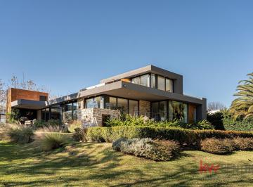 Casa · 235m² · 4 Ambientes · 2 Cocheras · Casa en Venta en La Reserva Cardales