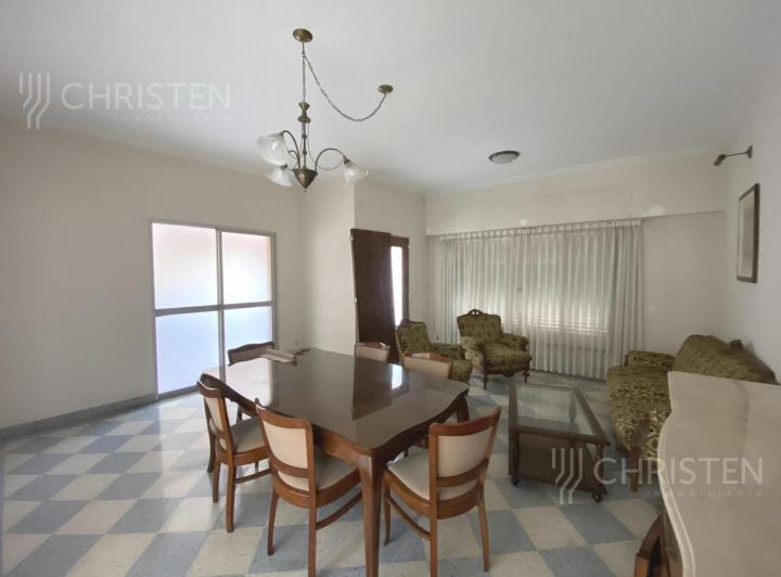 Casa · 178m² · 6 Ambientes · 2 Cocheras