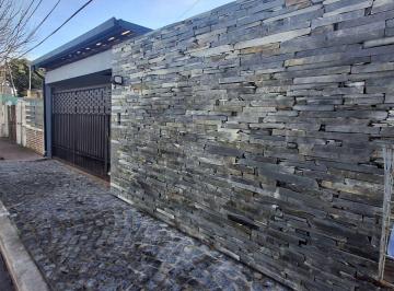 Casa de 5 ambientes, La Plata · Casa de 300 m² con 2 Dorm. en Venta en Villa Elvira