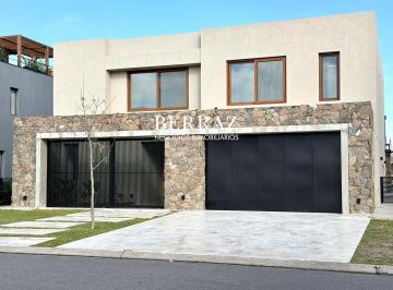 Casa · 430m² · 6 Ambientes · 2 Cocheras · Casa Alquiler 4 Dorm. Barrio El Yacht Lote de 903 m² Nordelta, Tigre - Casas en Venta en Nord