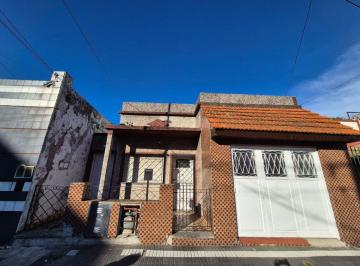 PH · 62m² · 2 Ambientes · 1 Cochera · PH 2 Ambientes en Venta Valentin Alsina Apto Cred
