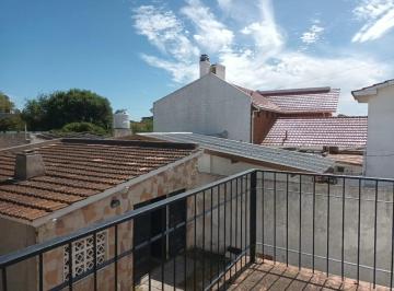 Casa · 136m² · 4 Ambientes · 2 Cocheras · Casa en Alquiler 24 Meses 4 Ambientes a 2 Cuadras de La Costa
