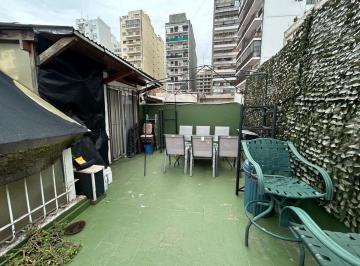 PH · 61m² · 5 Ambientes · PH Tipo Casa 4 Ambientes en El Barrio de Caballito
