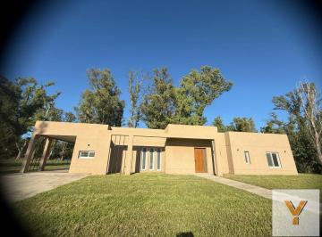 Casa · 152m² · 5 Ambientes · 2 Cocheras · Casa en Venta - 3 Dorm. 2 Baños - Cochera - 2.000 m² - Luján