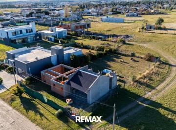 Casa · 36m² · 2 Ambientes · 2 Cocheras · Casa en Construccion Barrio Patagonia Lote 800 m²