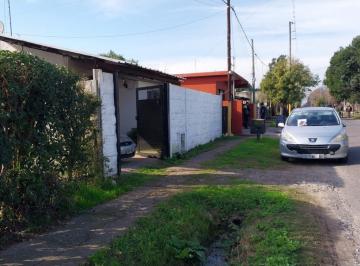 Casa · 85m² · 2 Dormitorios · 1 Cochera · Casa en Venta en Arturo Segui