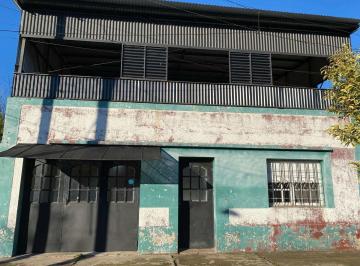 Casa · 98m² · 4 Ambientes · 1 Cochera · Casa con Pileta y Cochera