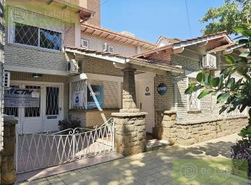 Casa · 155m² · 4 Ambientes · 2 Cocheras · Alquiler - Casa 4 Ambientes en Beccar Excelente Ubicación. Solo Para Uso Profesional