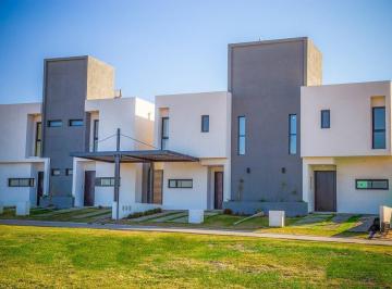 PH · 100m² · 5 Ambientes · 1 Cochera · PH en Housing de Miradores - Manantiales - Dos Dorm.
