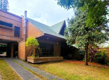Casa · 200m² · 5 Ambientes · 2 Cocheras · Venta Casa Temperley 4 Dorm. Apto Credito