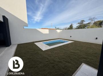Casa · 286m² · 6 Ambientes · 2 Cocheras · Casa en La Luisita en Venta - 4 Dorm. 3 Baños - Asador y Pileta - a Estrenar!