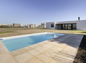 Casa · 180m² · 5 Ambientes · 5 Cocheras · Casa San Sebastian Area 1 a Estrenar 5 Ambientes