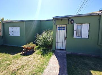 Casa · 65m² · 2 Dormitorios · 1 Cochera · Casa en Venta - Av Estrada y Pje Chaco