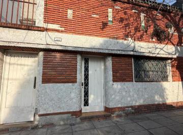 Casa · 120m² · 5 Ambientes · Casa Lote Propio 9x10 5 Amb