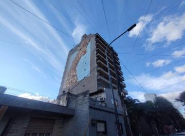 Departamento de 2 ambientes, Monte Castro · Depto 2 Amb Al Frente en Montecastro