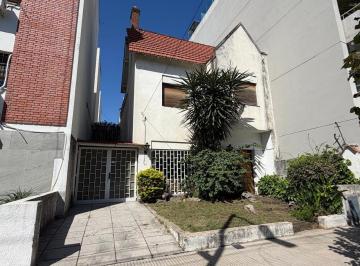 Casa · 210m² · 5 Ambientes · 2 Cocheras · Casa en Venta en Villa Devoto, Capital Federal, Buenos Aires