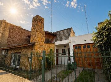 Casa · 120m² · 6 Ambientes · 1 Cochera · Casa en Venta