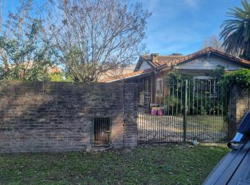 Casa de 4 ambientes, Quilmes · Gran Casa Sobre 3 Lotes.