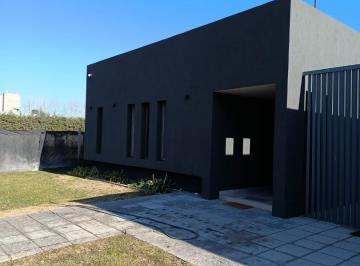 Casa · 308m² · 4 Ambientes · 2 Cocheras · Venta Casa 3 Dorm., Cipolletti, Rio Negro