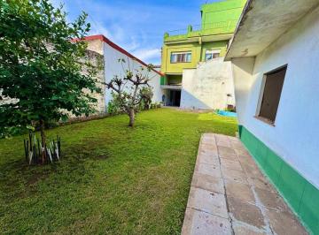 Casa · 220m² · 4 Ambientes · 2 Cocheras · Permuta o Venta Casa Dpto Local Jardin Garag Haedo