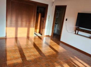 Casa · 210m² · 5 Ambientes · 1 Cochera · Venta Chalet 5 Ambientes en Dos Plantas