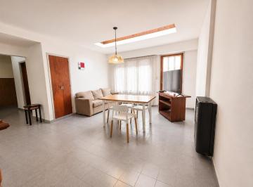 Casa · 210m² · 5 Ambientes · 1 Cochera · Venta Chalet 5 Ambientes en Dos Plantas