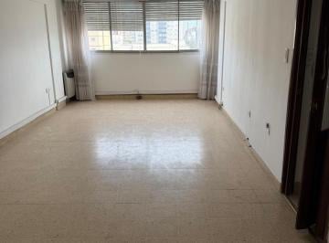 Departamento · 110m² · 7 Ambientes · Departamento en Venta Pueyrredon 5