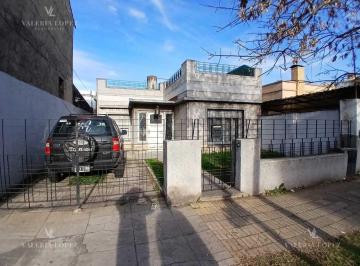 Casa · 100m² · 3 Ambientes · 1 Cochera · Casa en Venta en San Martin, G. B. a. Zona Norte, Argentina