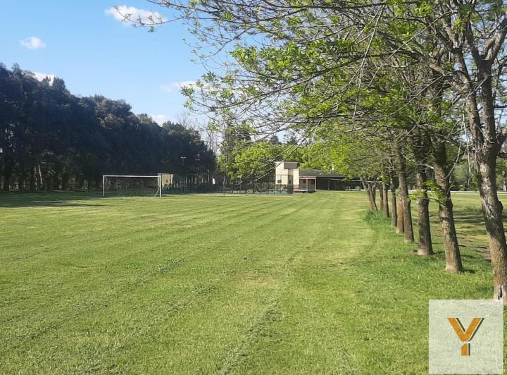 Terreno · 2100m²